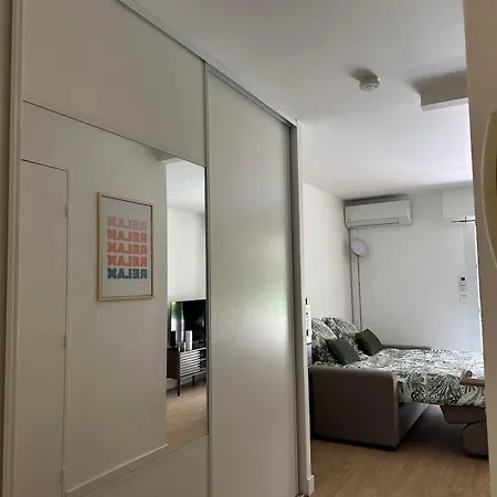 Charming 22m2 With Terrace In Saint-raphael Apartment *